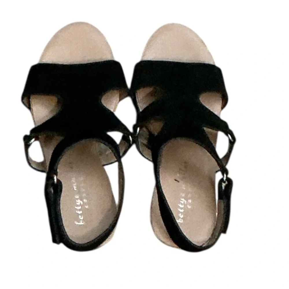 Authentic Bettye Muller black suede designer wedge sandals sz 6